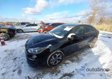 2021 Kia Forte Lxs z USA, uszkodzony, nr VIN 3KPF24AD1ME289268